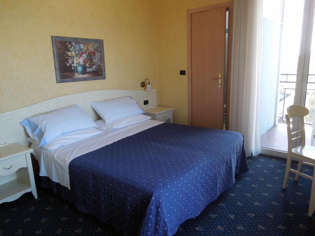 Hotel Mondial Μπελάρια-Ιτζέα Μαρίνα Δωμάτιο φωτογραφία