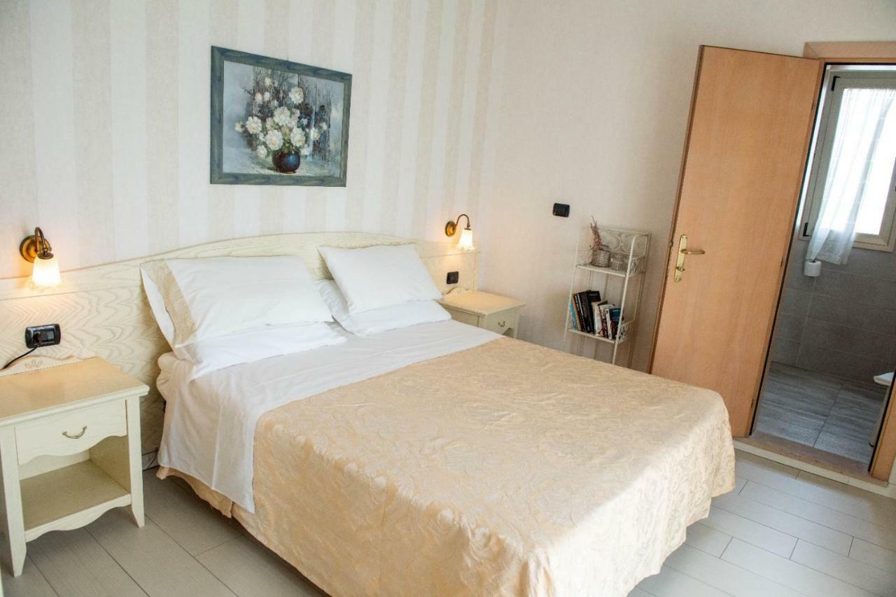 Hotel Mondial Μπελάρια-Ιτζέα Μαρίνα Εξωτερικό φωτογραφία